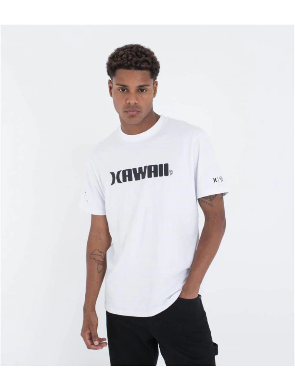 That is a T-Shirt Hurley M Hawaii SS Tee white