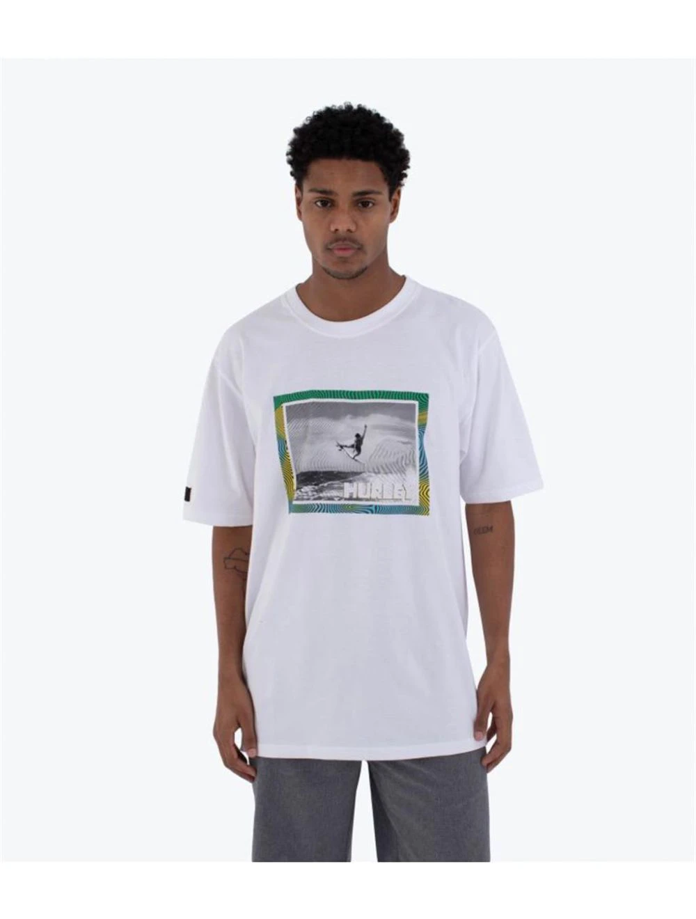 That is a T-Shirt Hurley M Aerial SS Tee white