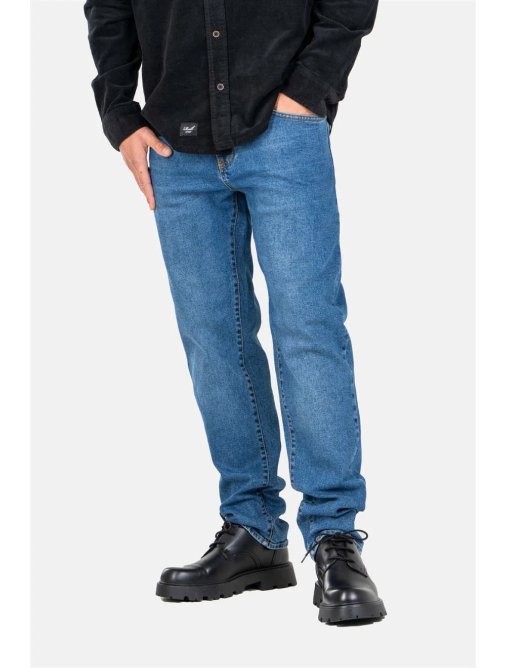 That is a Pants Reell Barfly 32'' retro mid blue retro mid blue
