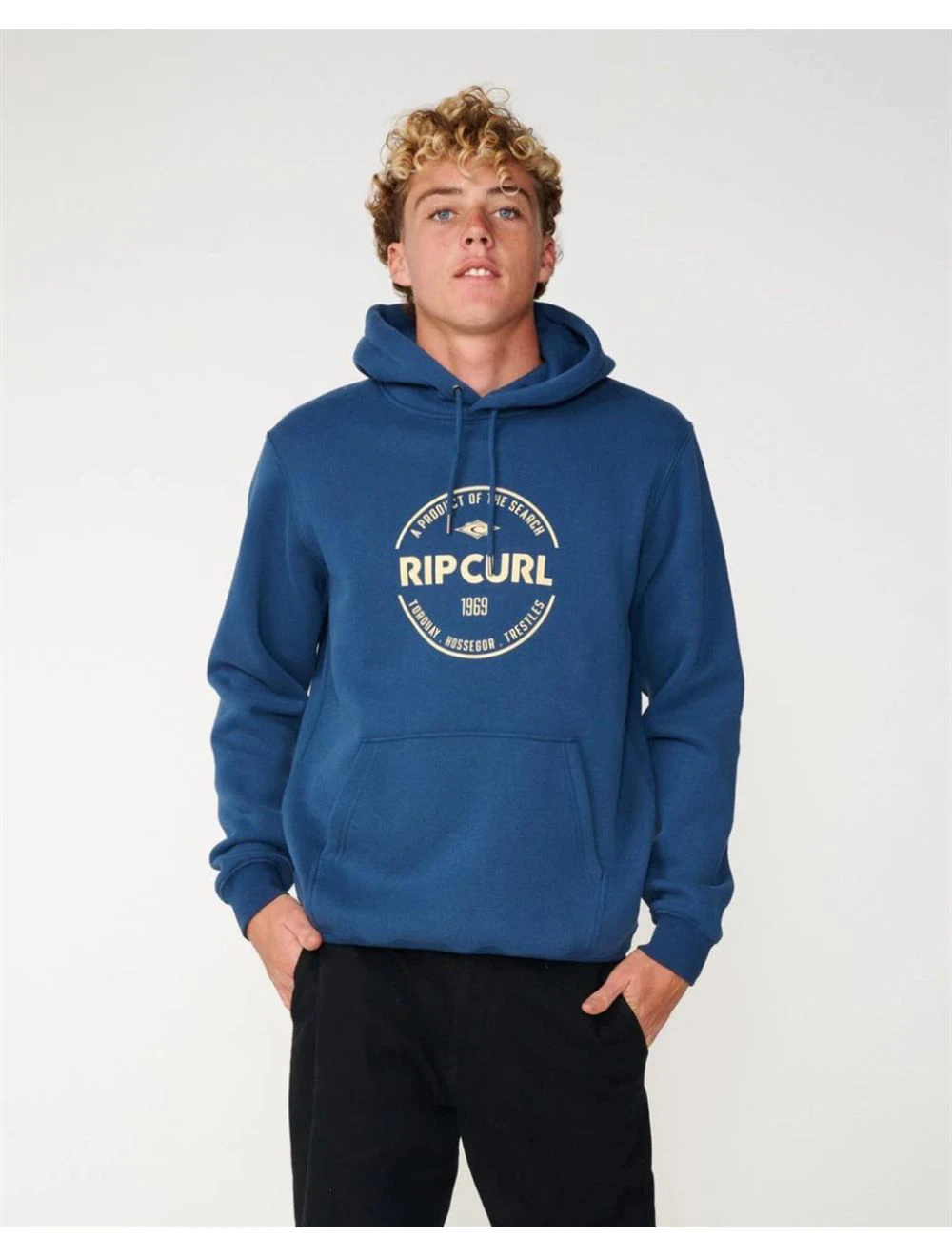 That is a Pullover Rip Curl Staple Hood Light Navy Light Navy